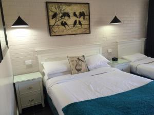 country leisure motor inn