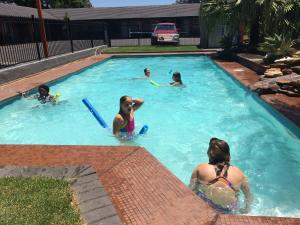 country leisure motor inn