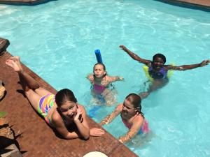country leisure motor inn