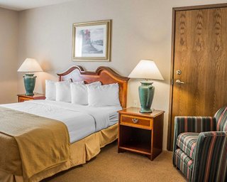 Quality Inn & Suites,Schoolcraft>>Manistique,3 star