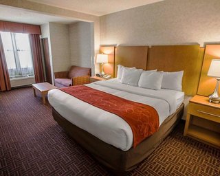 Comfort Suites Hanes Mall,Williamsburg Square>>Charlotte,3 star
