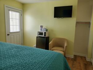 the savannah inn