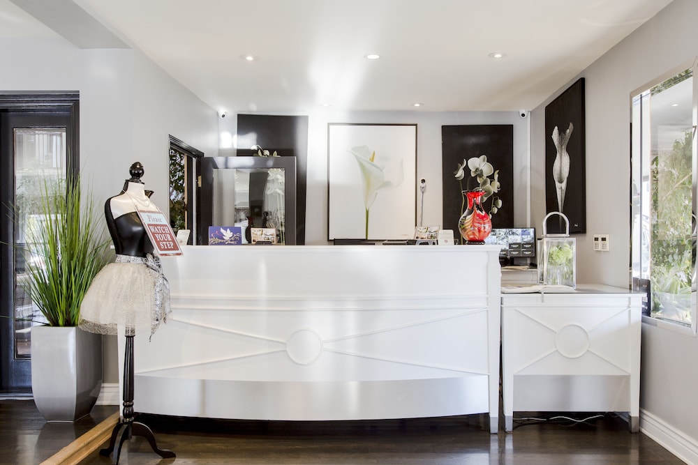 l a sky boutique hotel