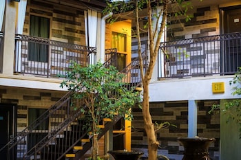 l a sky boutique hotel