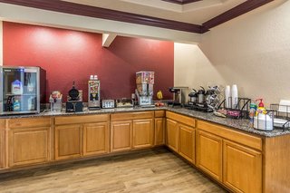 red roof inn and suites pensacola nas corry