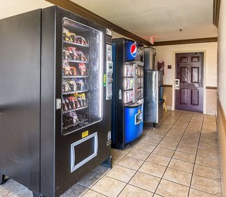 red roof inn and suites pensacola nas corry