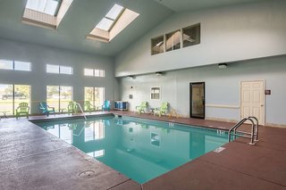 red roof inn and suites pensacola nas corry