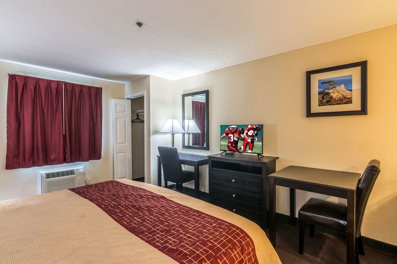 red roof inn and suites pensacola nas corry