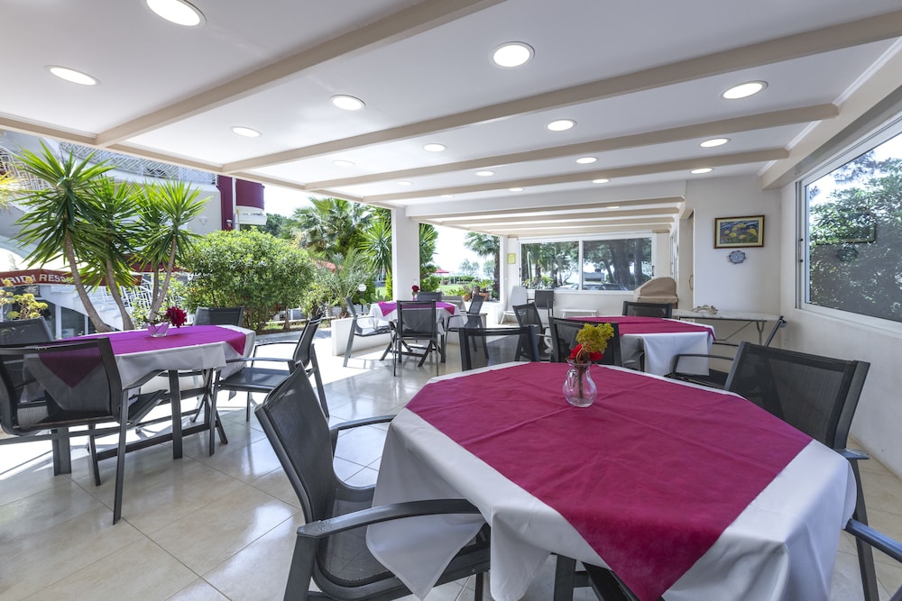 irida resort