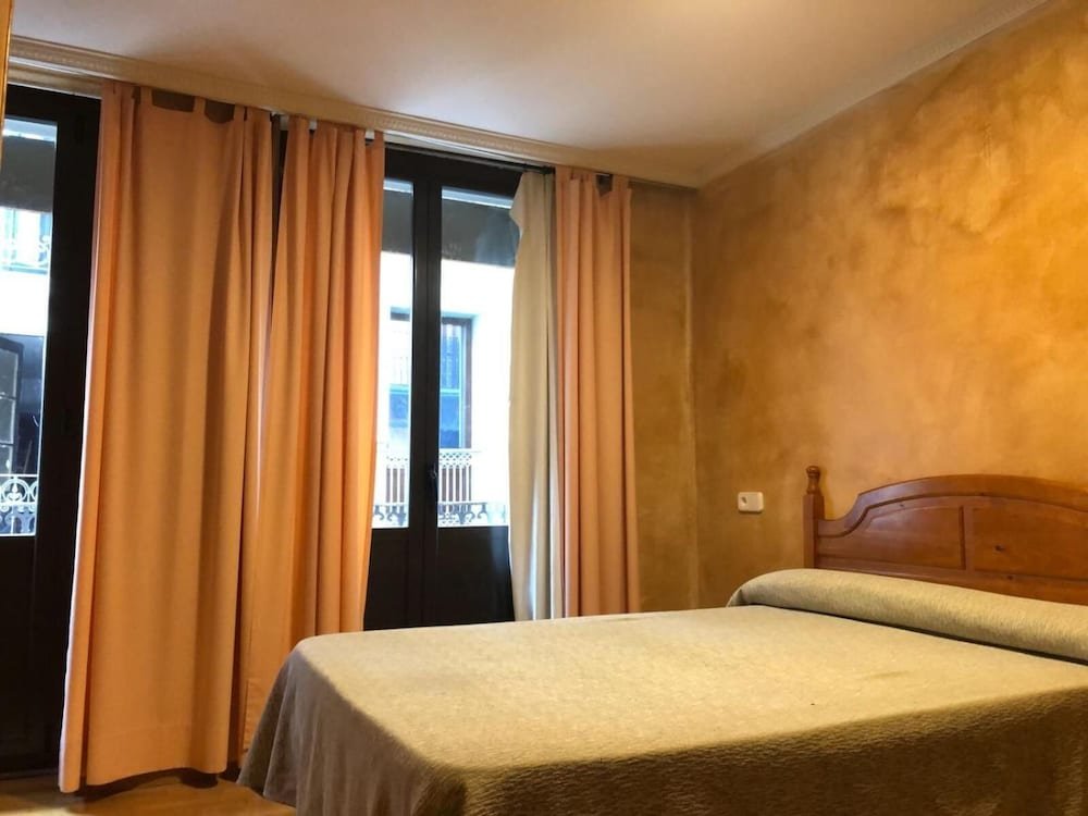 Hostal Bearan,Navarre>>Pamplona,1 star