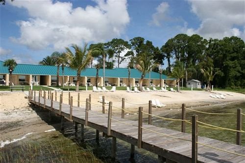 Lake Grassy Inn & Suites,Highlands>>Florida,3 star