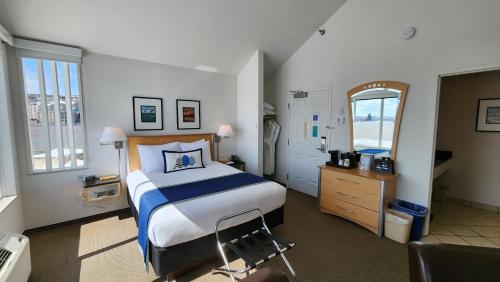 south pier inn