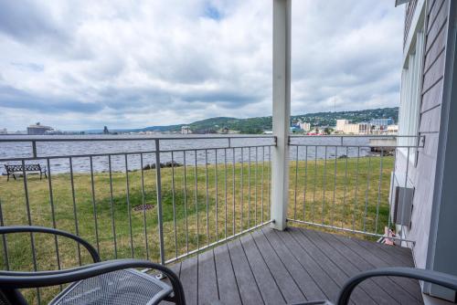 south pier inn