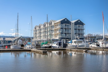 peppers seaport launceston
