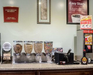 Econo Lodge University,Topeka>>Lawrence,2 star