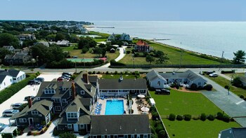 Beach Breeze Inn,,3 star