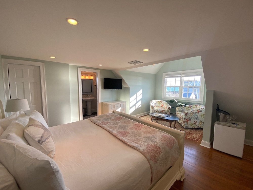 Beach Breeze Inn,,3 star