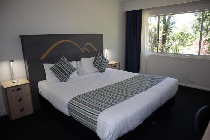 leura gardens resort