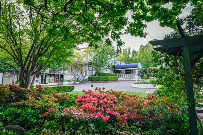 leura gardens resort
