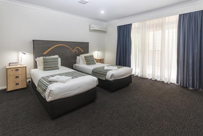 leura gardens resort