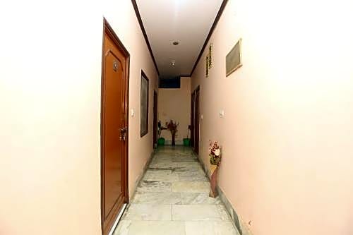oyo 18641 hotel rashmi
