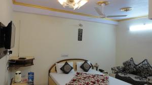 Hotel Swarajya Palace,Belanganj>>Agra,1 star