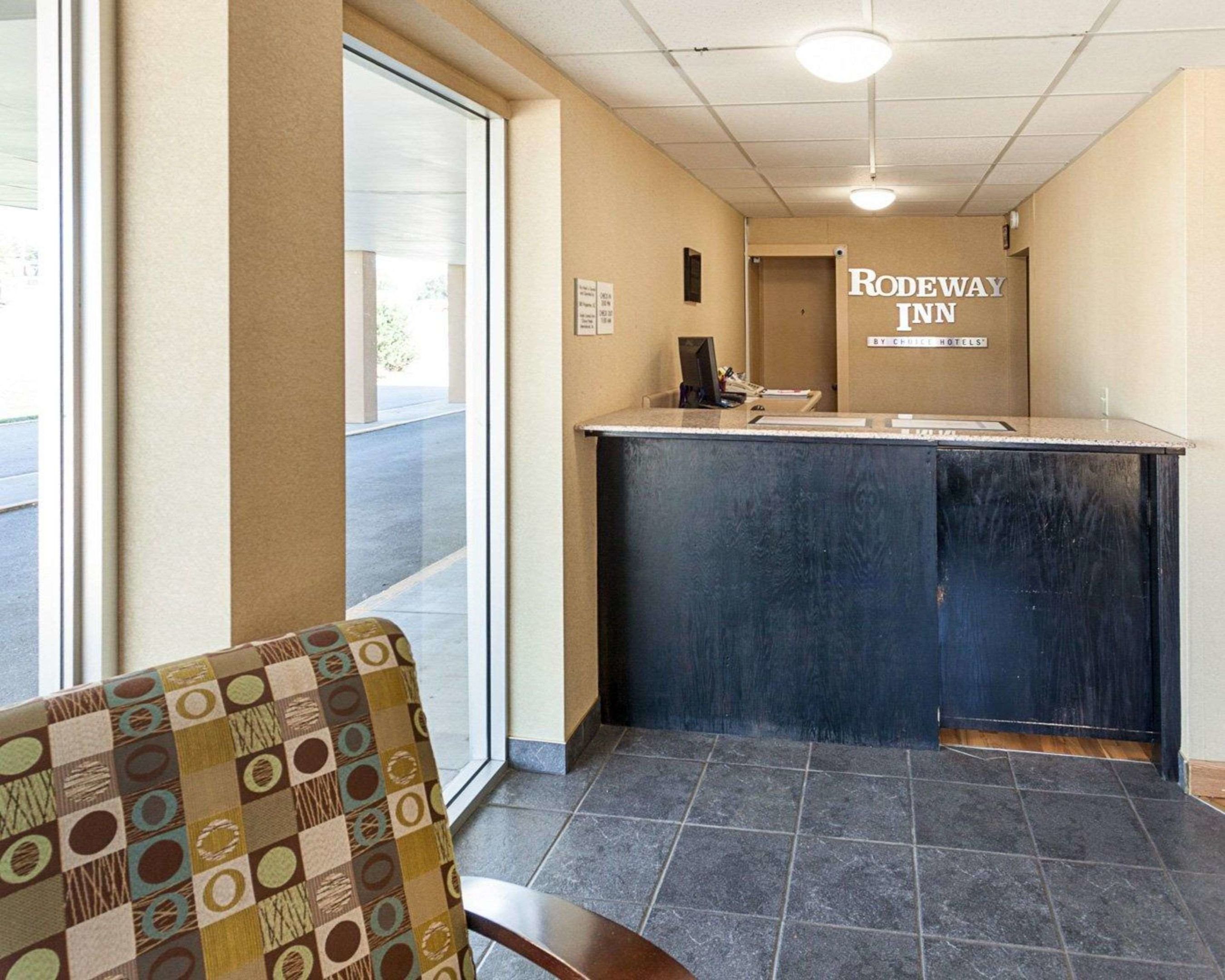 rodeway inn university district