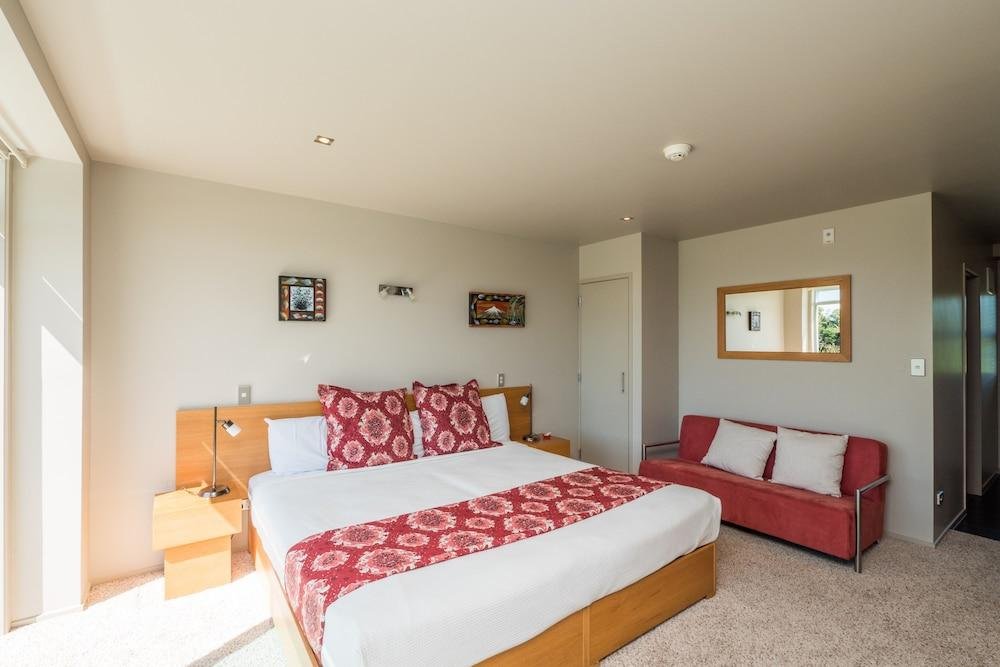 One Burgess Hill,New Plymouth>>Burgess Park,4.5 star