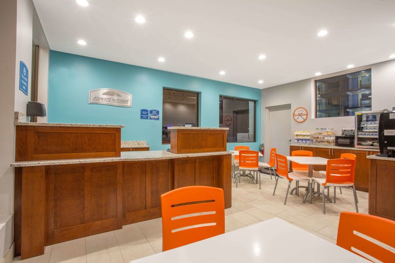 howard johnson by wyndham virginia beach at the beach