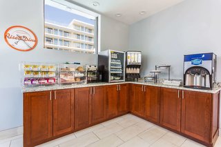 howard johnson by wyndham virginia beach at the beach