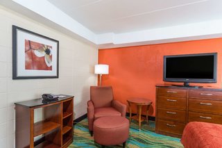 howard johnson by wyndham virginia beach at the beach