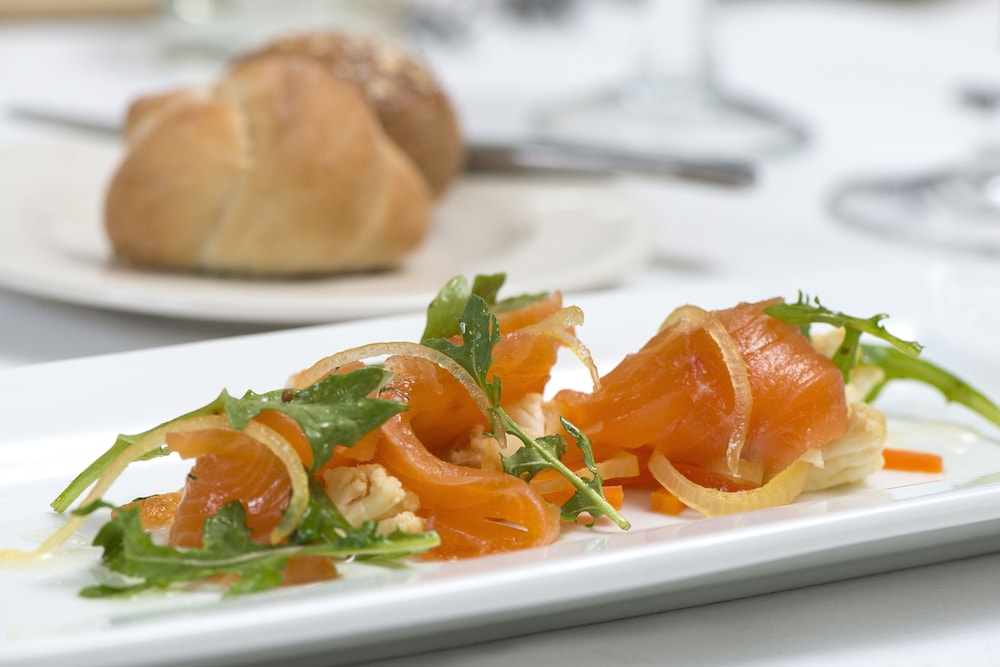 the lincoln inn and restaurant at the covered bridge