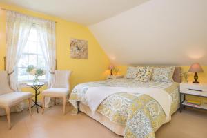 the lincoln inn and restaurant at the covered bridge