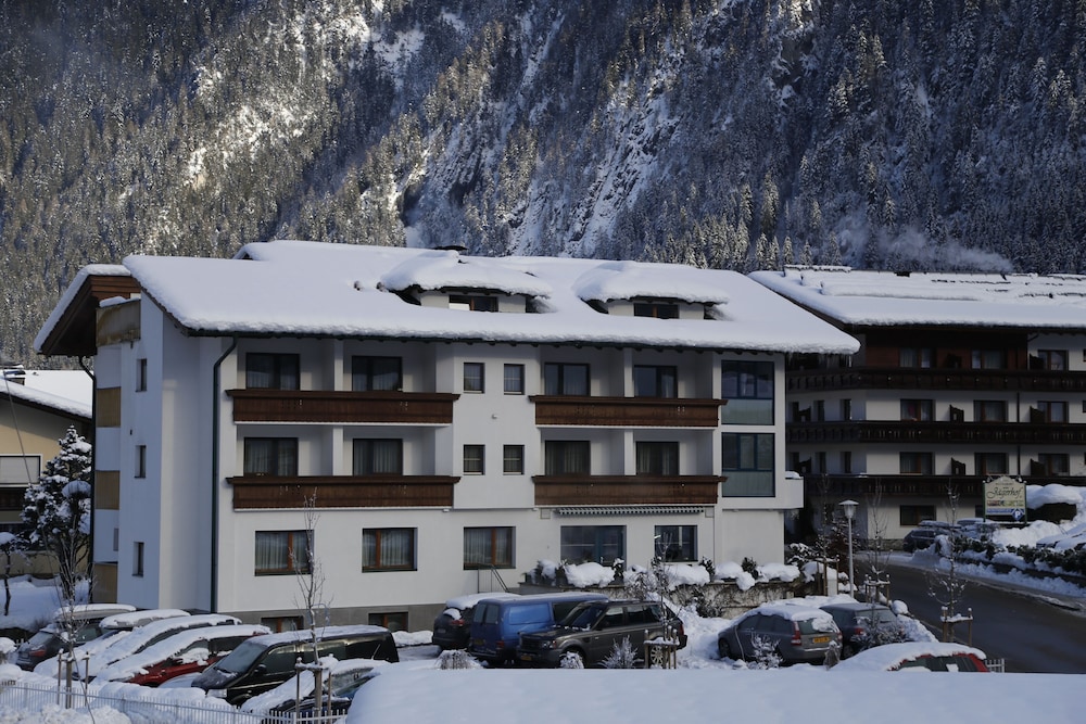 hotel and suites gluck auf