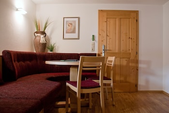 hotel and suites gluck auf