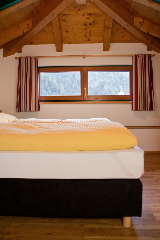 hotel and suites gluck auf