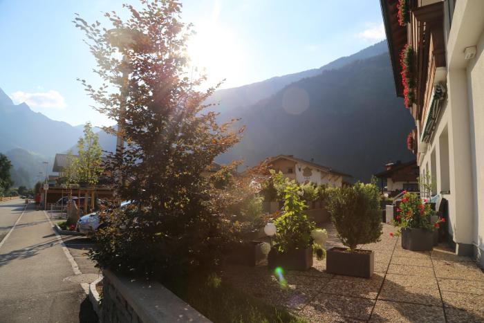 hotel and suites gluck auf
