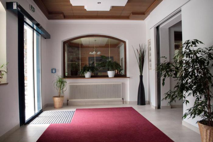 hotel and suites gluck auf