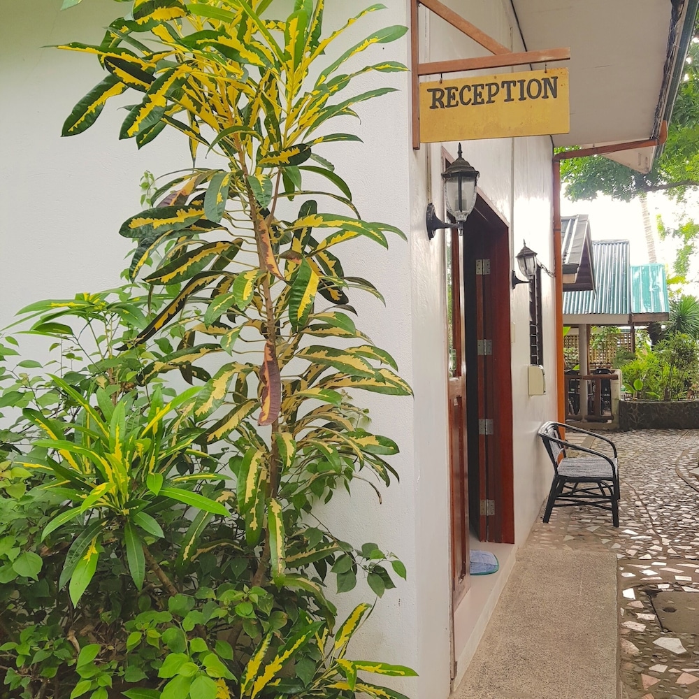 golden monkey cottages