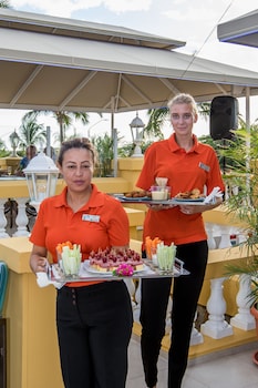 amsterdam manor beach resort