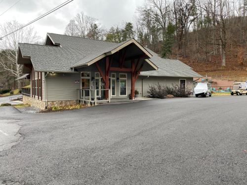 Carr's Northside Motel And Cottages,Knoxville>>Gatlinburg,3 star