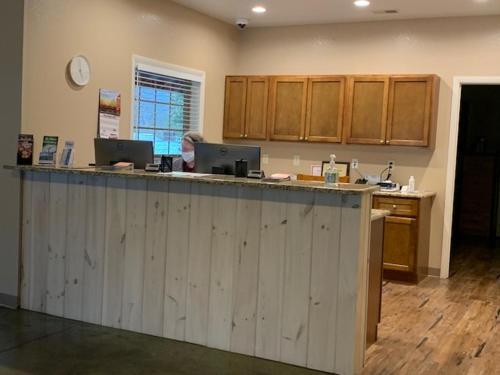 Carr's Northside Motel And Cottages,Knoxville>>Gatlinburg,3 star