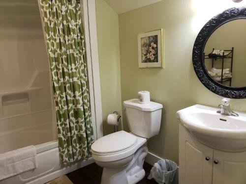 colonial charm inn bed and breakfast