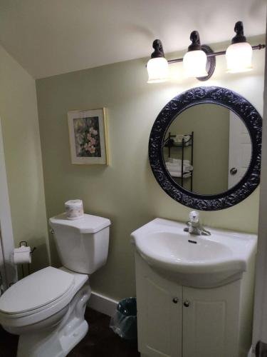 colonial charm inn bed and breakfast