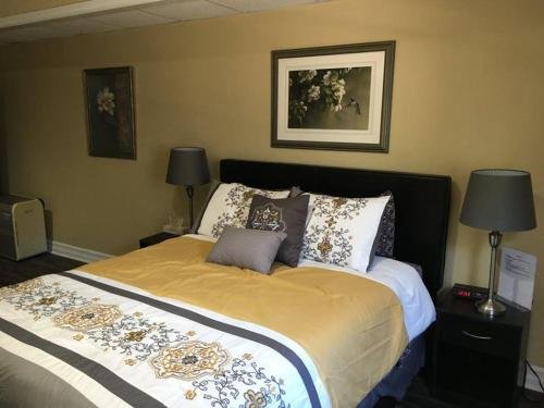 colonial charm inn bed and breakfast