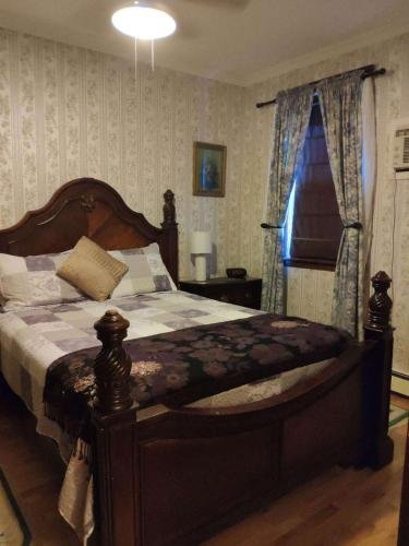 colonial charm inn bed and breakfast