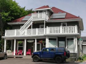 colonial charm inn bed and breakfast