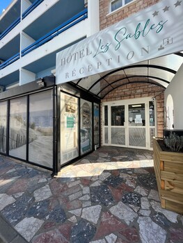 hotel les sables urban style by logis hotels