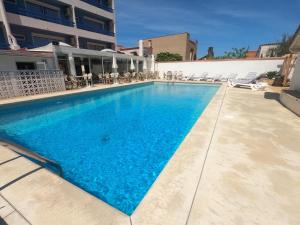 hotel les sables urban style by logis hotels