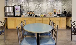 Microtel Inn & Suites By Wyndham Madison East,Dane County>>Dane,3 star